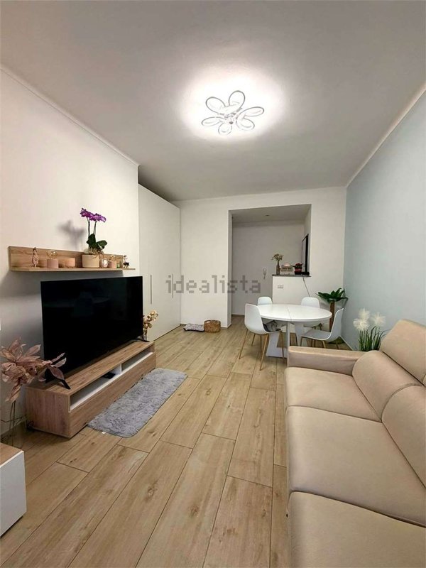 appartamento in vendita a Verbania in zona Suna