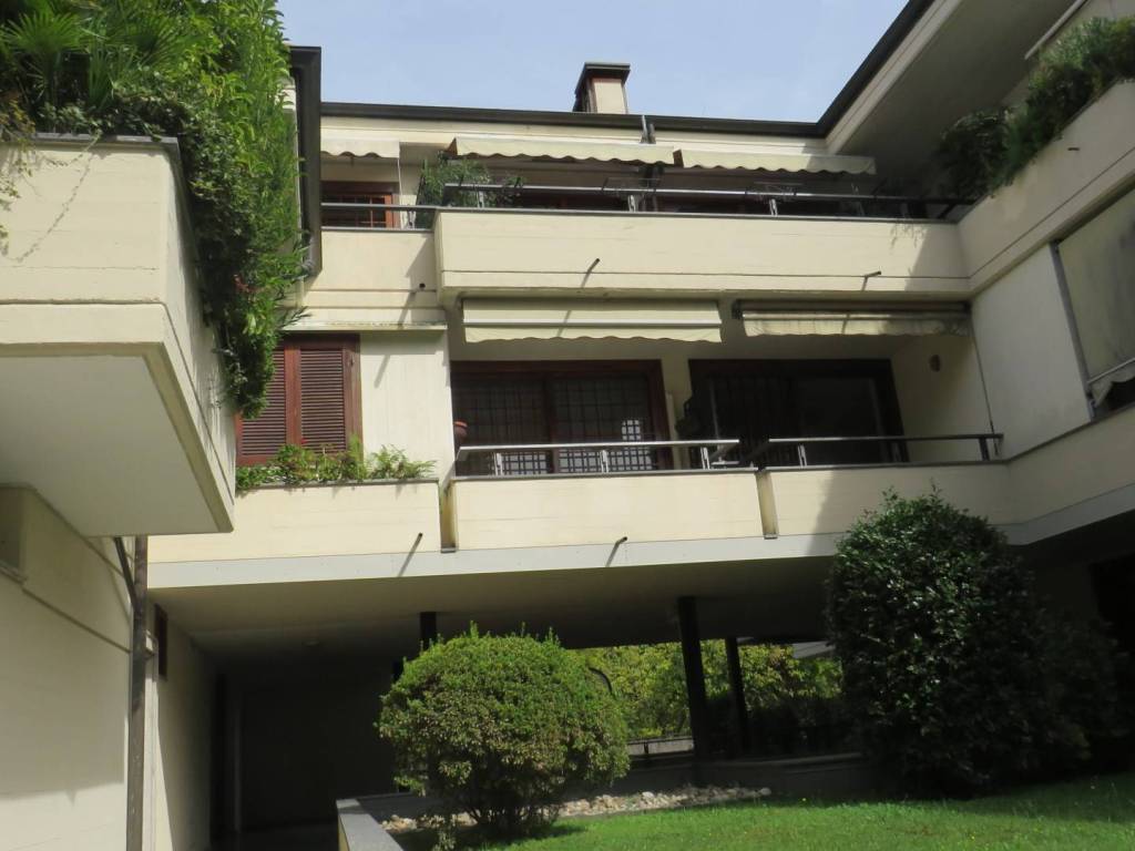 appartamento in vendita a Verbania in zona Pallanza