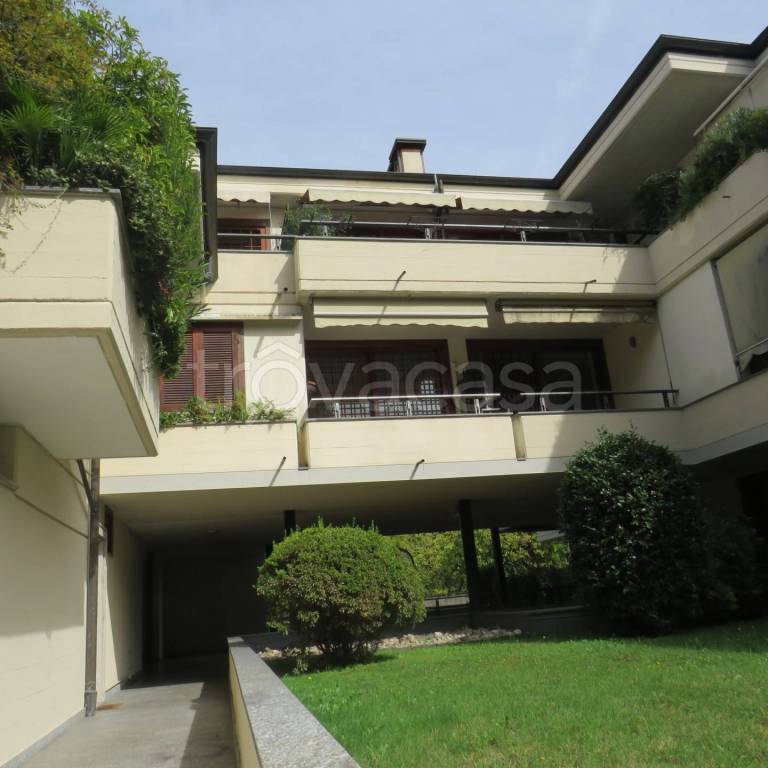 appartamento in vendita a Verbania in zona Pallanza