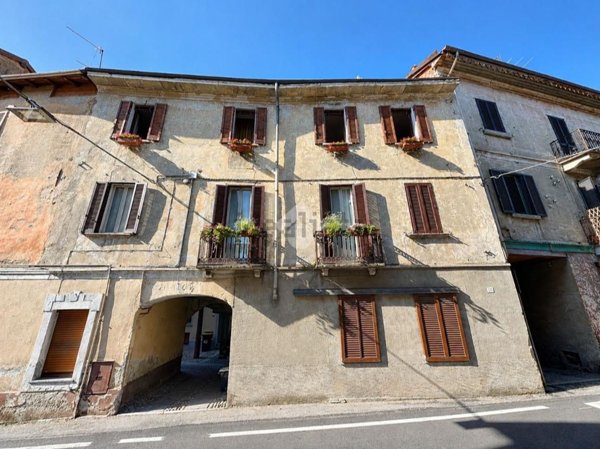 appartamento in vendita a Verbania in zona Trobaso