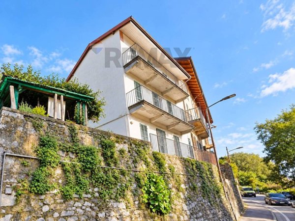 casa indipendente in vendita a Verbania in zona Fondotoce