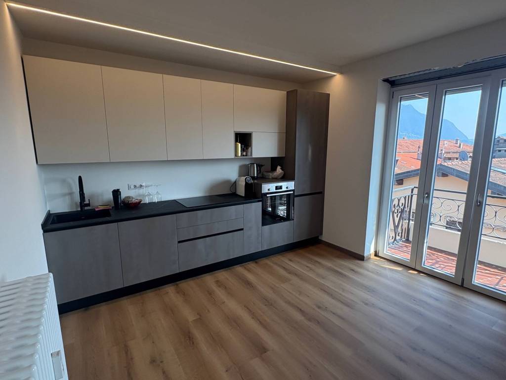 appartamento in vendita a Verbania in zona Intra