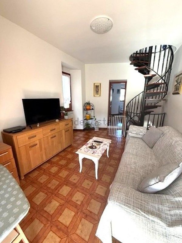 casa indipendente in vendita a Verbania in zona Trobaso
