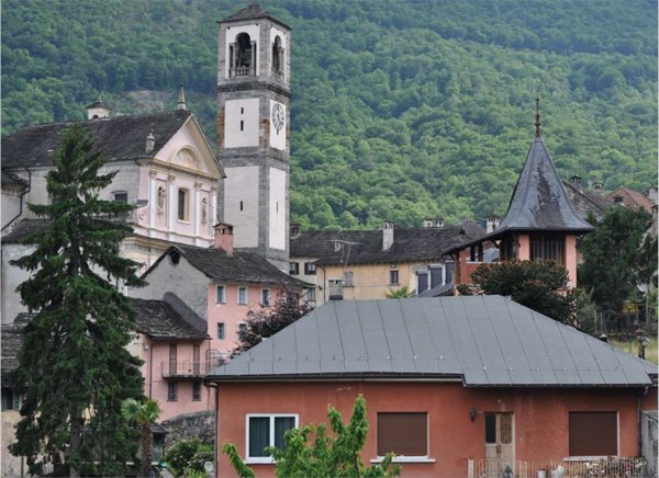 casa indipendente in vendita a Villadossola in zona Noga