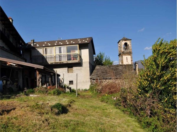 casa indipendente in vendita a Villadossola in zona Noga