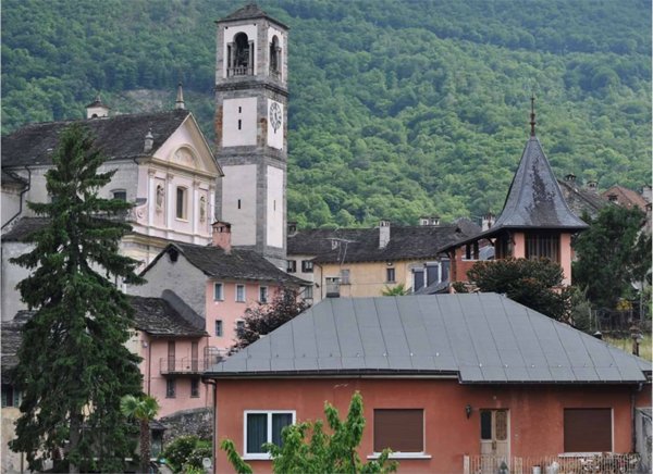 casa indipendente in vendita a Villadossola in zona Noga