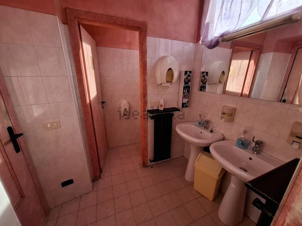 negozio in vendita a Villadossola in zona Noga