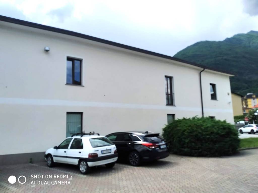 locale commerciale in vendita a Villadossola in zona Noga