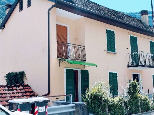 casa indipendente in vendita a Villadossola in zona Noga