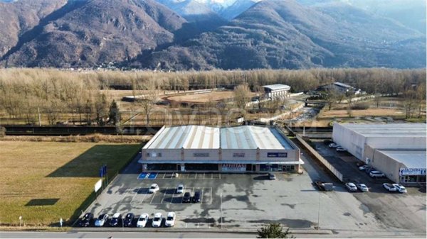 locale commerciale in vendita a Villadossola