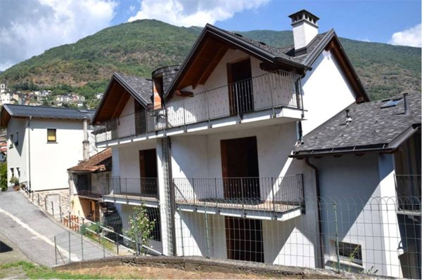 casa indipendente in vendita a Villadossola in zona Noga