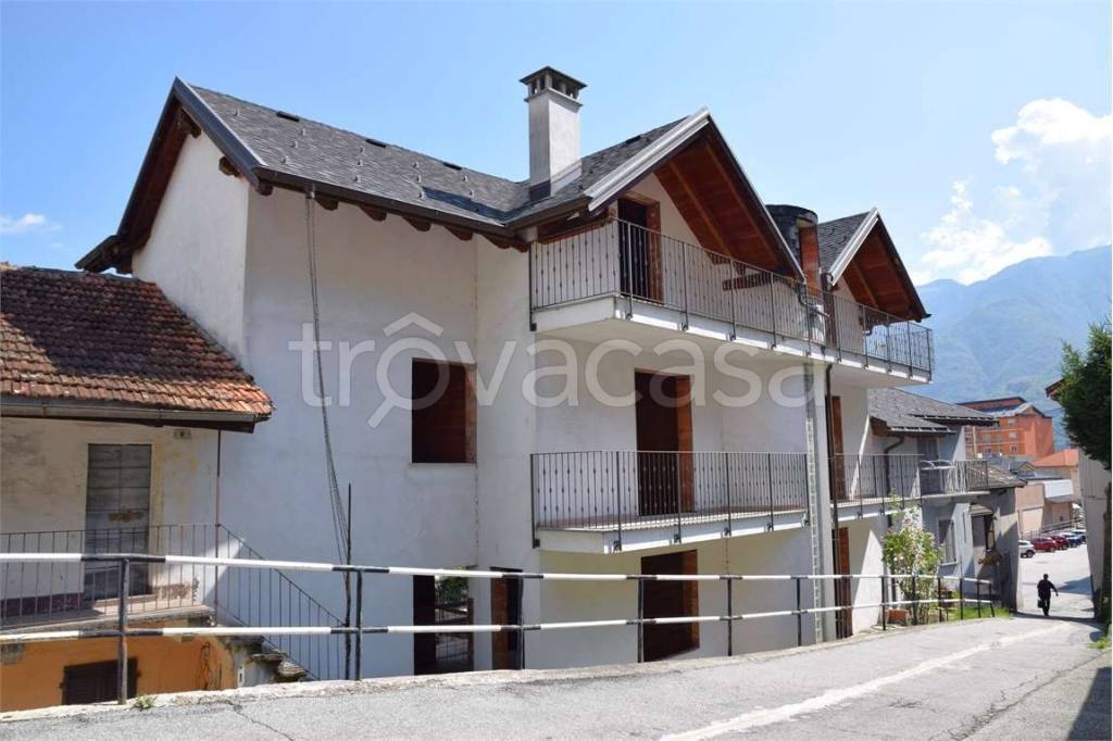 casa indipendente in vendita a Villadossola in zona Noga