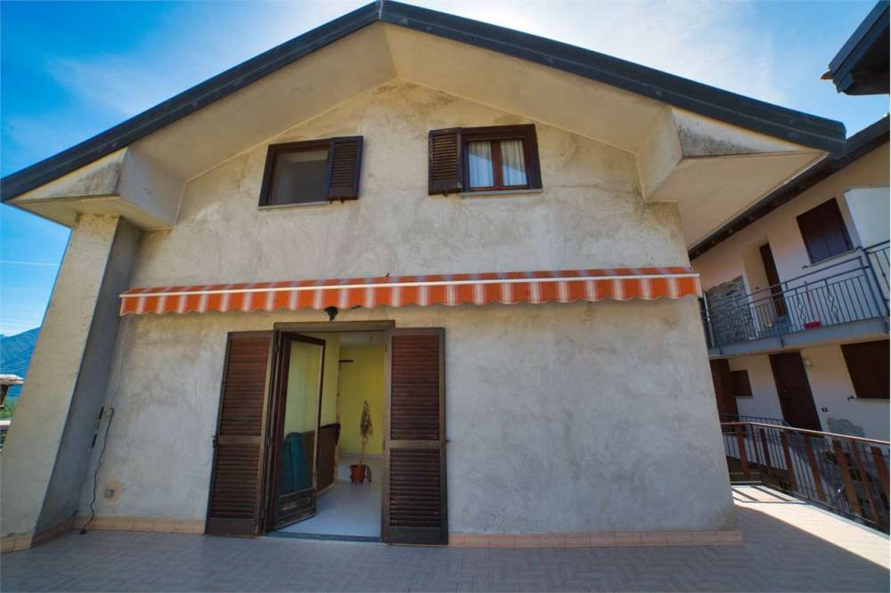 casa indipendente in vendita a Villadossola in zona Noga