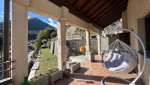 casa indipendente in vendita a Villadossola in zona Noga