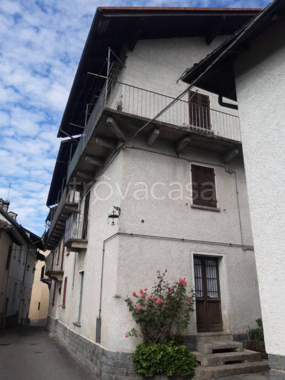 casa indipendente in vendita a Villette
