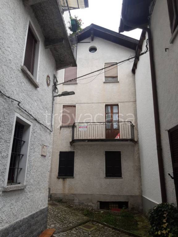 casa indipendente in vendita a Villette