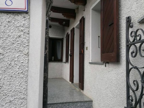casa indipendente in vendita a Villette