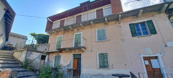 casa indipendente in vendita a Villette