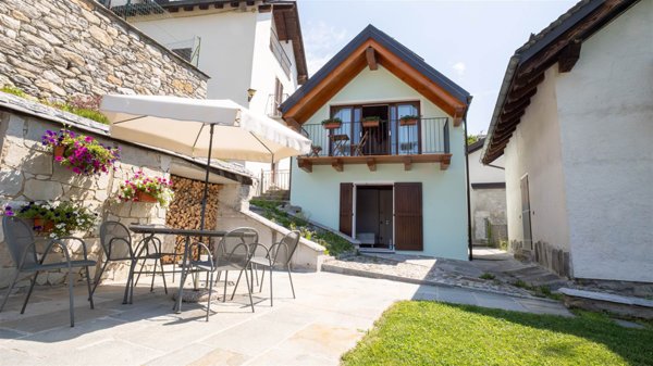 casa indipendente in vendita a Villette
