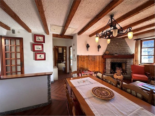 casa indipendente in vendita a Villette
