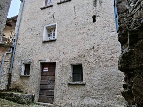 casa indipendente in vendita a Villette