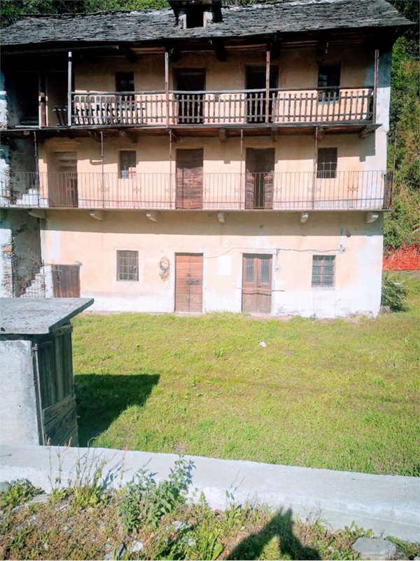 casa indipendente in vendita a Vogogna