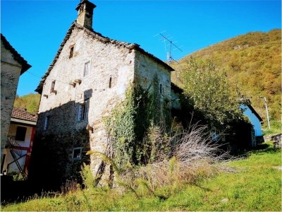 casa indipendente in vendita a Vogogna