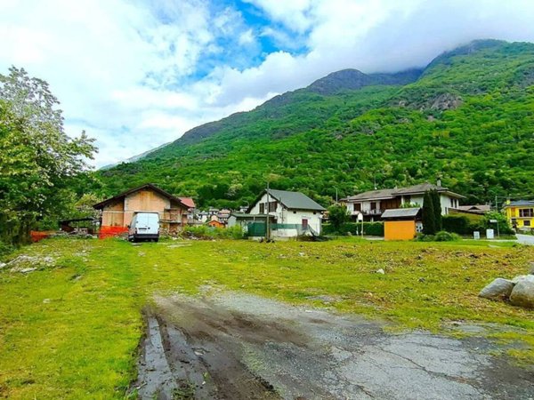terreno edificabile in vendita a Vogogna