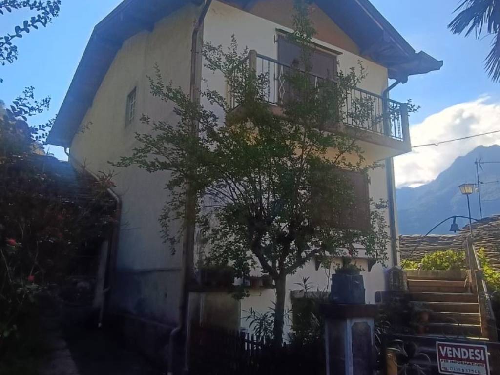 casa indipendente in vendita a Vogogna