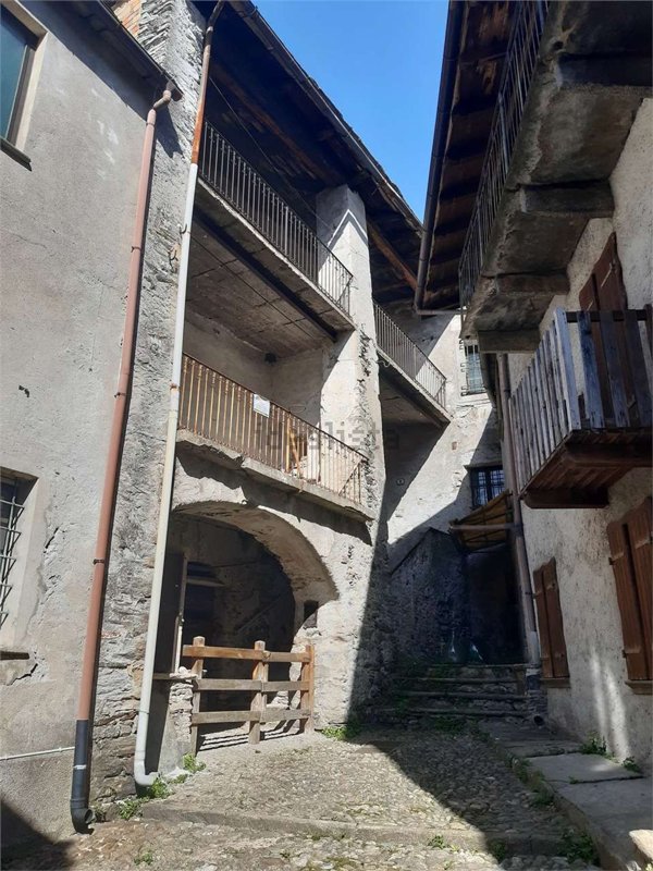 casa indipendente in vendita a Vogogna