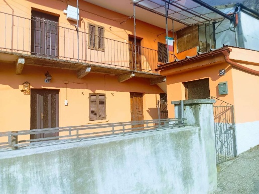 casa indipendente in vendita a Vogogna