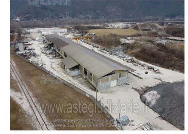 negozio in vendita a Vogogna
