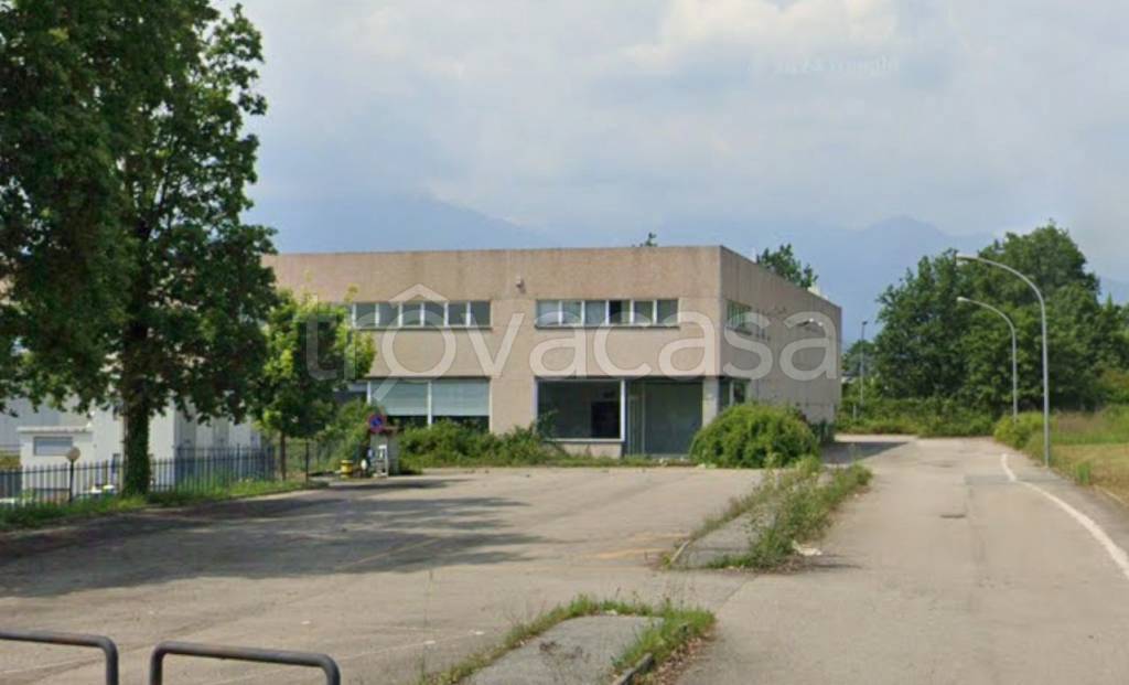 locale commerciale in vendita a Vogogna