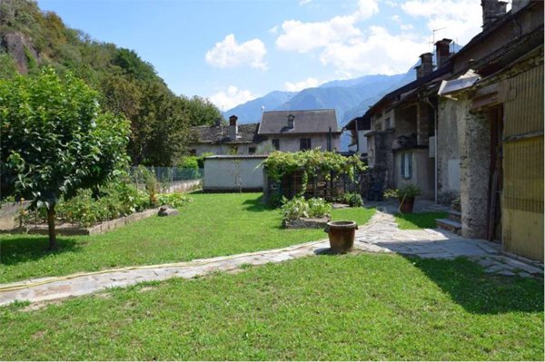 casa indipendente in vendita a Vogogna