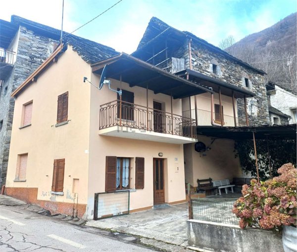 casa indipendente in vendita a Borgomezzavalle in zona Seppiana