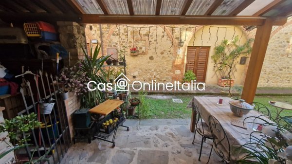 casa indipendente in vendita a Borgomezzavalle