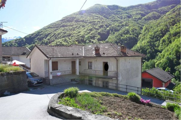 appartamento in vendita a Borgomezzavalle in zona Seppiana