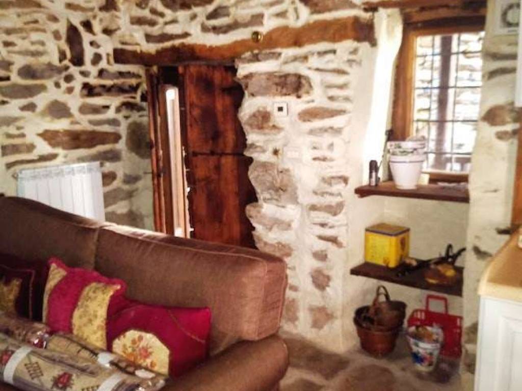 casa indipendente in vendita a Borgomezzavalle in zona Viganella