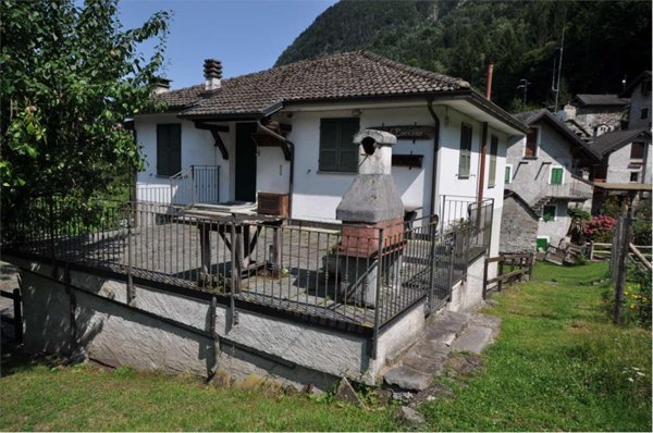 casa indipendente in vendita a Borgomezzavalle