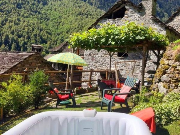 casa indipendente in vendita a Borgomezzavalle in zona Viganella