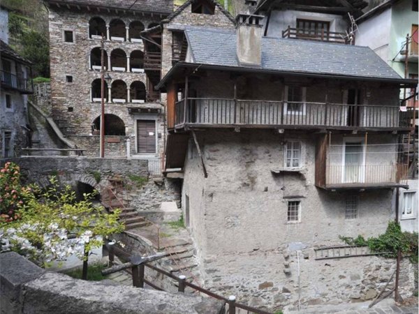 casa indipendente in vendita a Borgomezzavalle in zona Viganella
