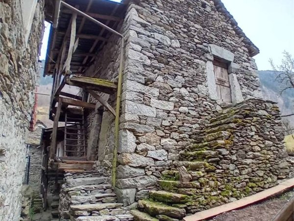 casa indipendente in vendita a Borgomezzavalle