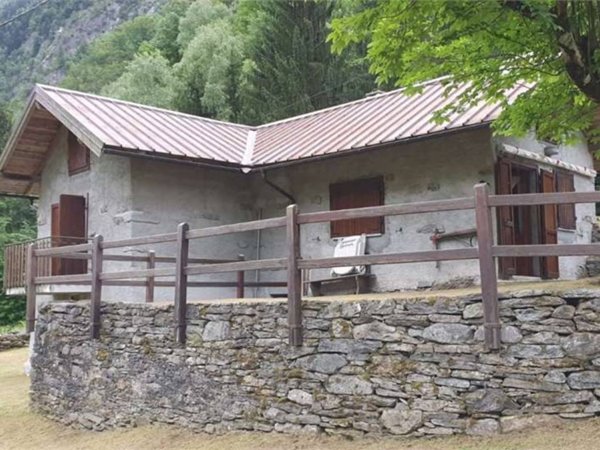 casa indipendente in vendita a Borgomezzavalle