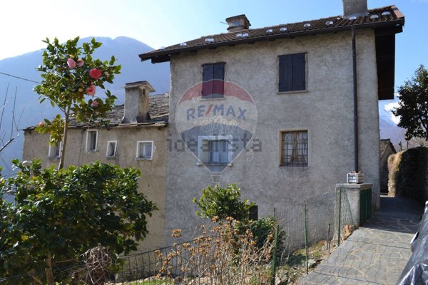 appartamento in vendita a Valle Cannobina in zona Falmenta