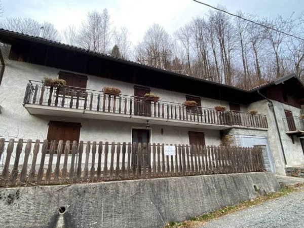 casa indipendente in vendita a Valle Cannobina in zona Falmenta
