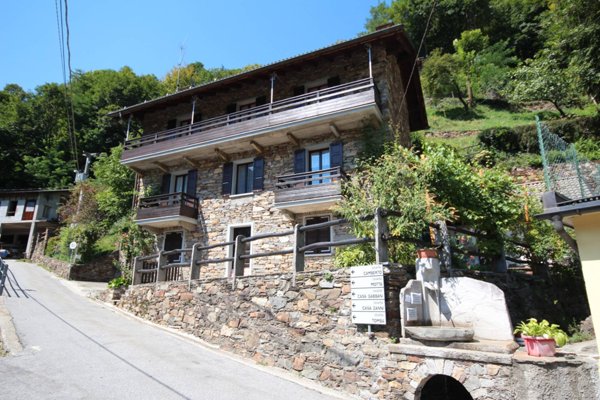 casa indipendente in vendita a Valle Cannobina in zona Falmenta