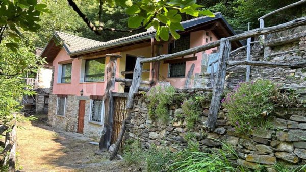 casa indipendente in vendita a Valle Cannobina