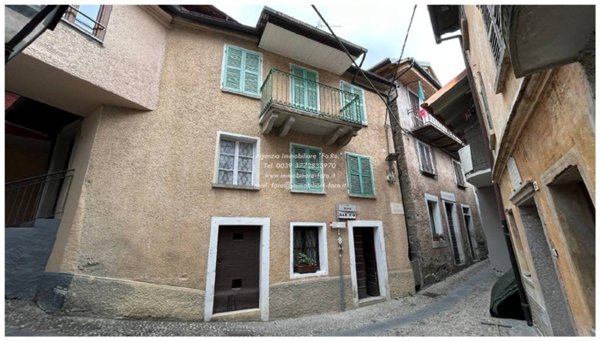 casa indipendente in vendita a Valle Cannobina in zona Falmenta