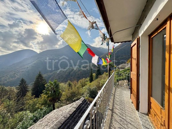 casa indipendente in vendita a Valle Cannobina in zona Falmenta