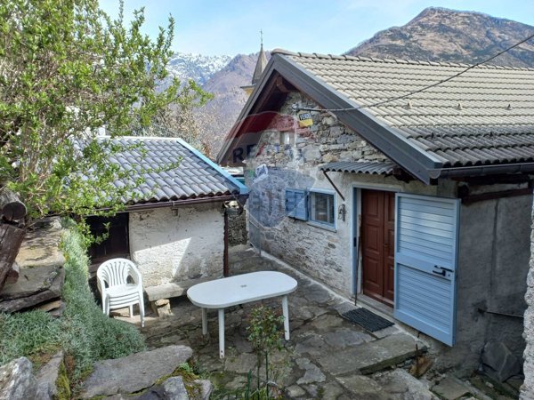 quadrivano in vendita a Valle Cannobina in zona Crealla